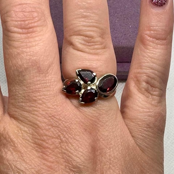 Vintage Sterling Silver Garnet Cluster Ring - Picture 4 of 4